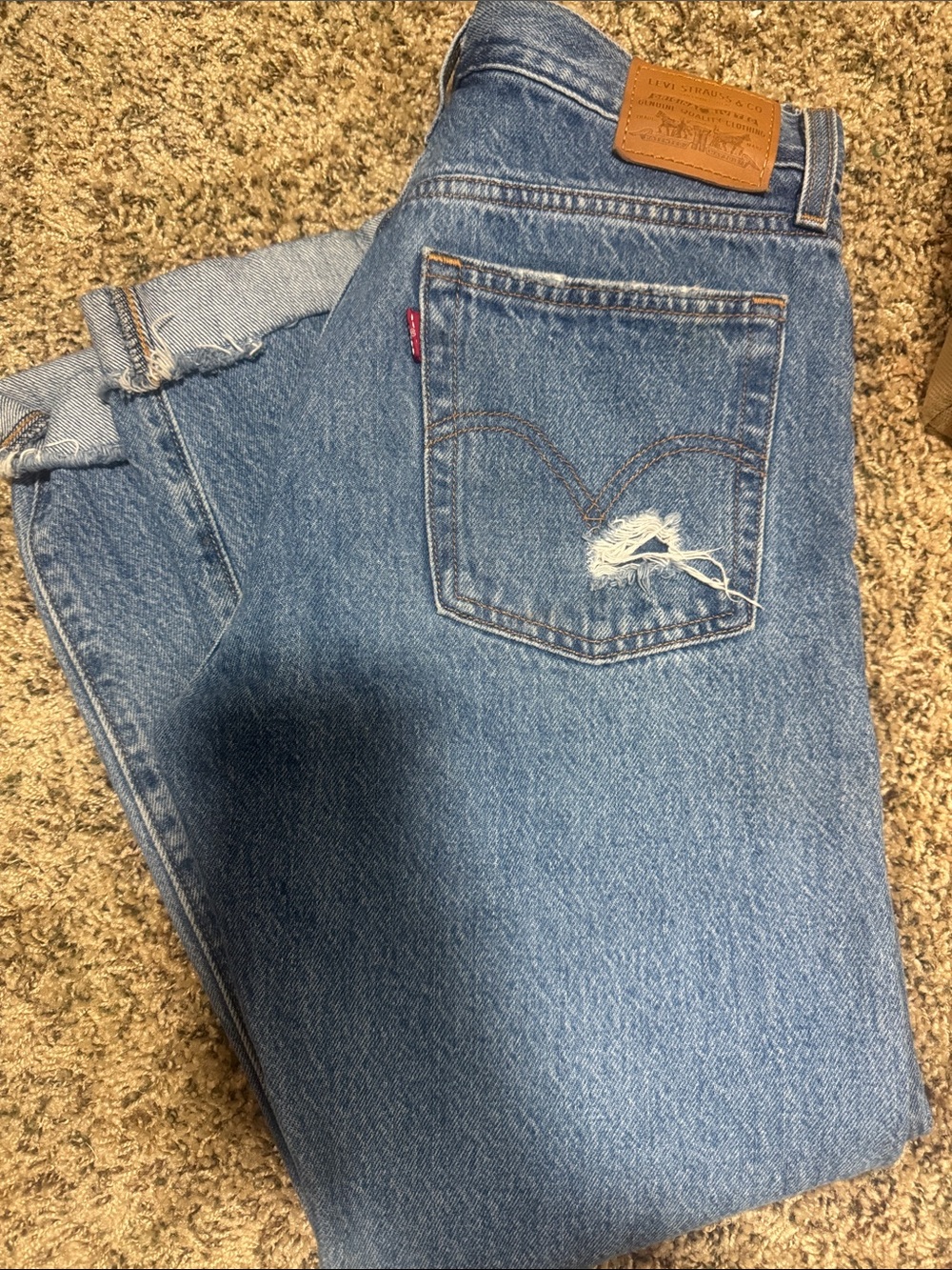 Levi's Men's Light Blue Distressed Relaxed Jeans